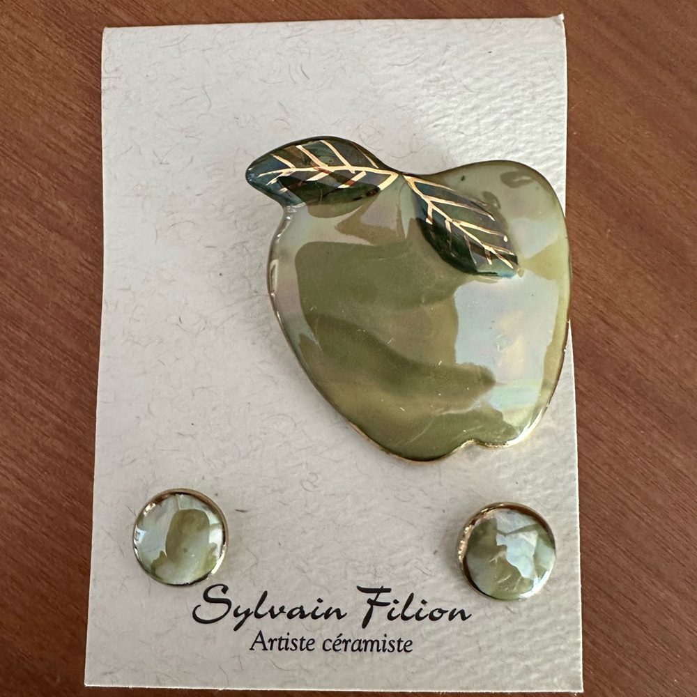 Sylvain Filison apple pin(brooch) and earrings made of metals by Can artist, NEW